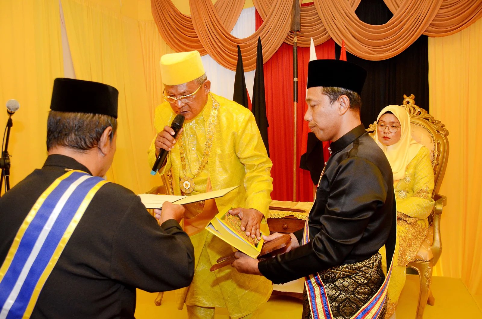 Rakaman istiadat pertabalan Undang Naning Ke-20 — 06