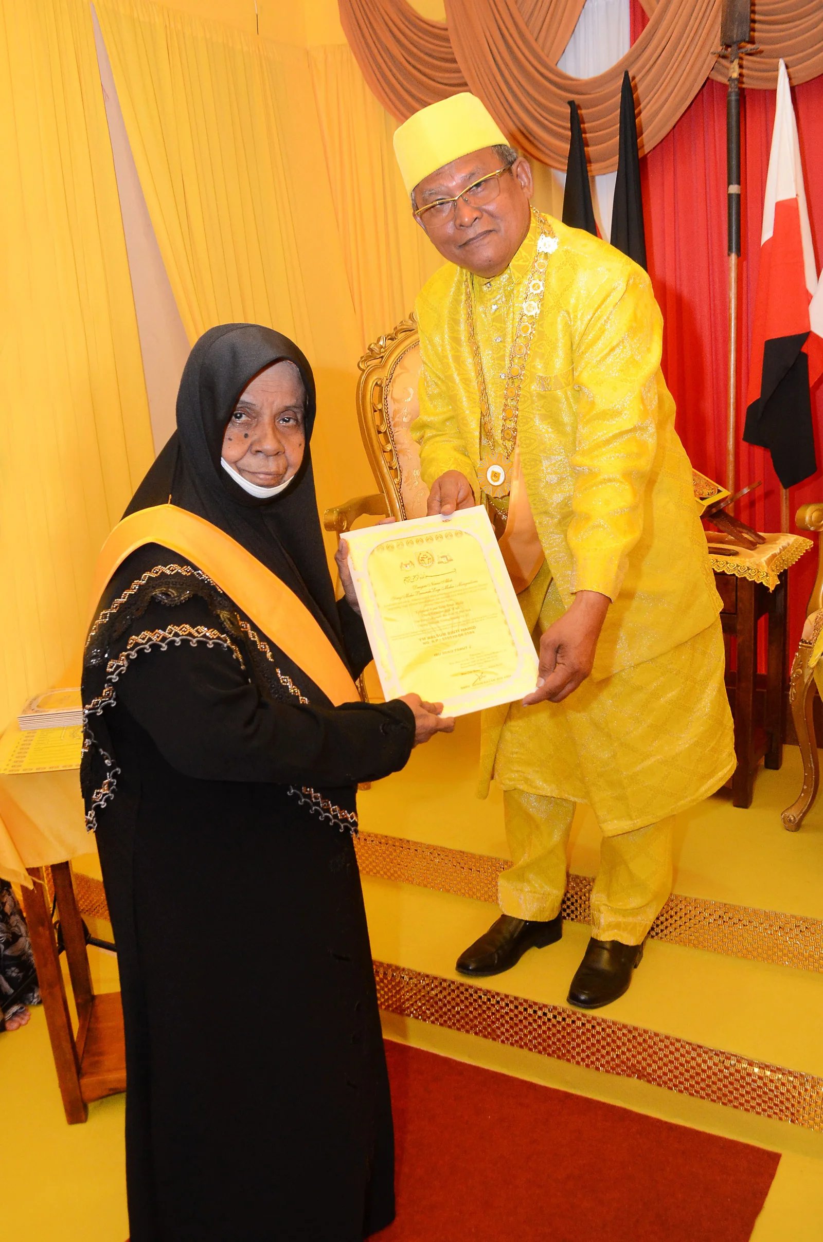Rakaman istiadat pertabalan Undang Naning Ke-20 — 12